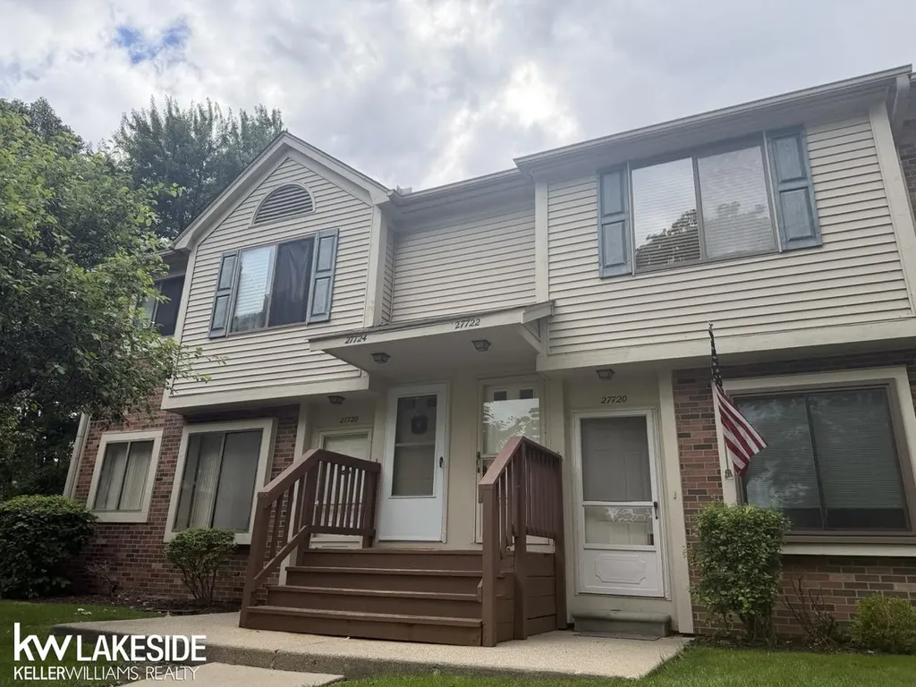 27722 Harrison Woods Lane Harrison Charter Township MI 48045