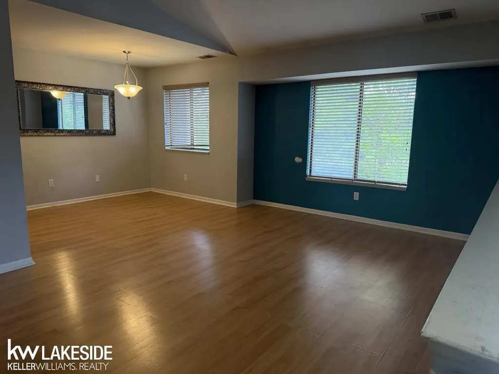 27722 Harrison Woods Lane Harrison Charter Township MI 48045