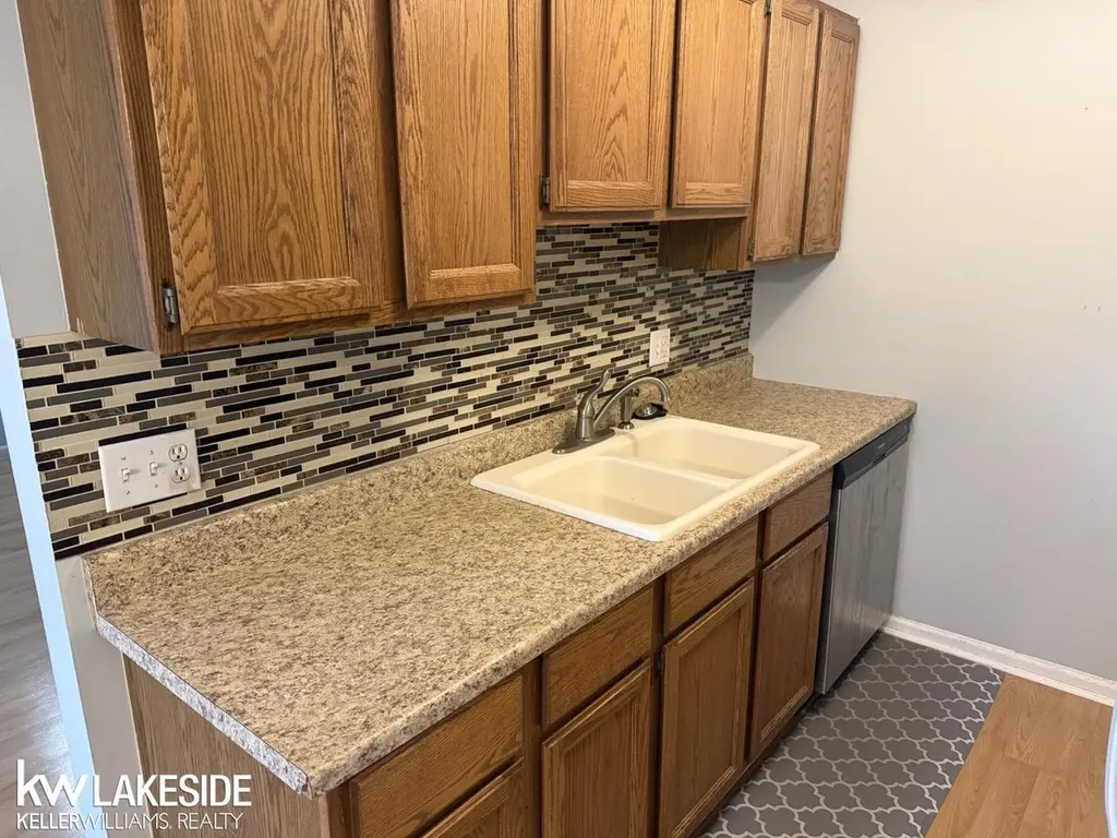 27722 Harrison Woods Lane Harrison Charter Township MI 48045