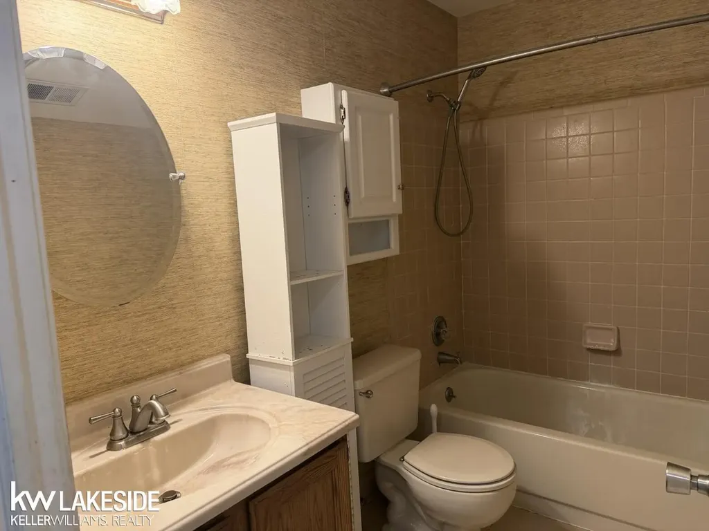 27722 Harrison Woods Lane Harrison Charter Township MI 48045