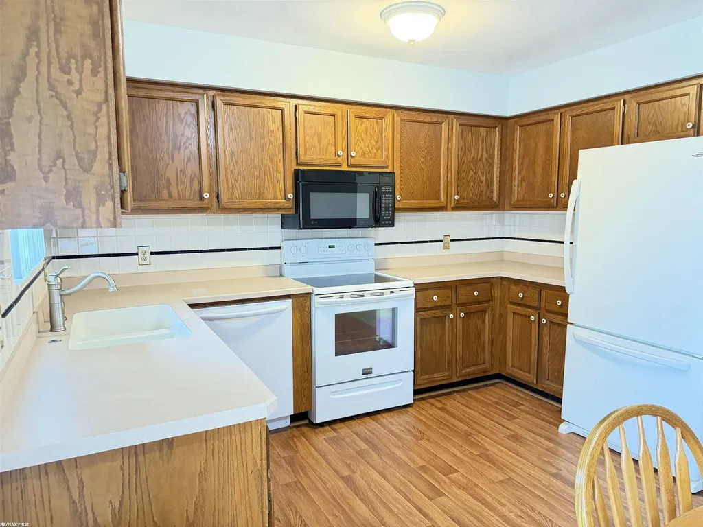 20344 Majestic Boulevard Clinton Charter Township MI 48036
