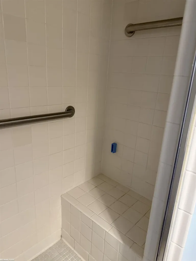 20344 Majestic Boulevard Clinton Charter Township MI 48036