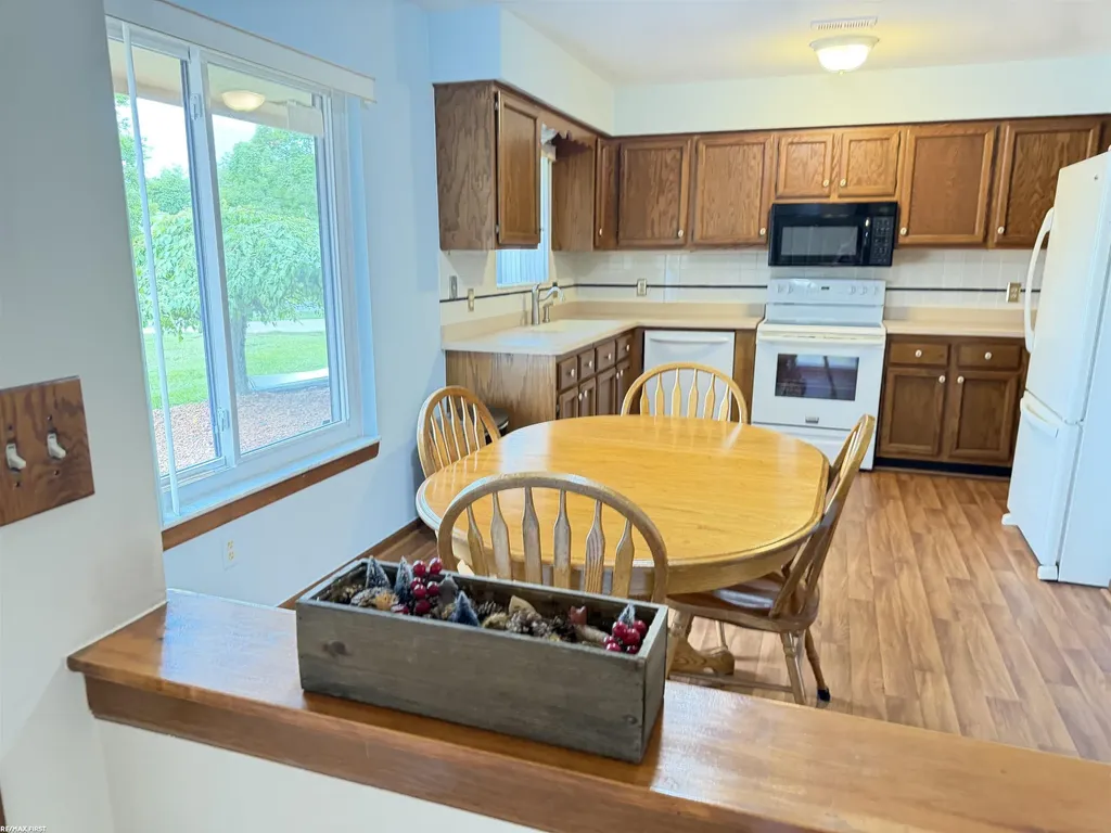 20344 Majestic Boulevard Clinton Charter Township MI 48036