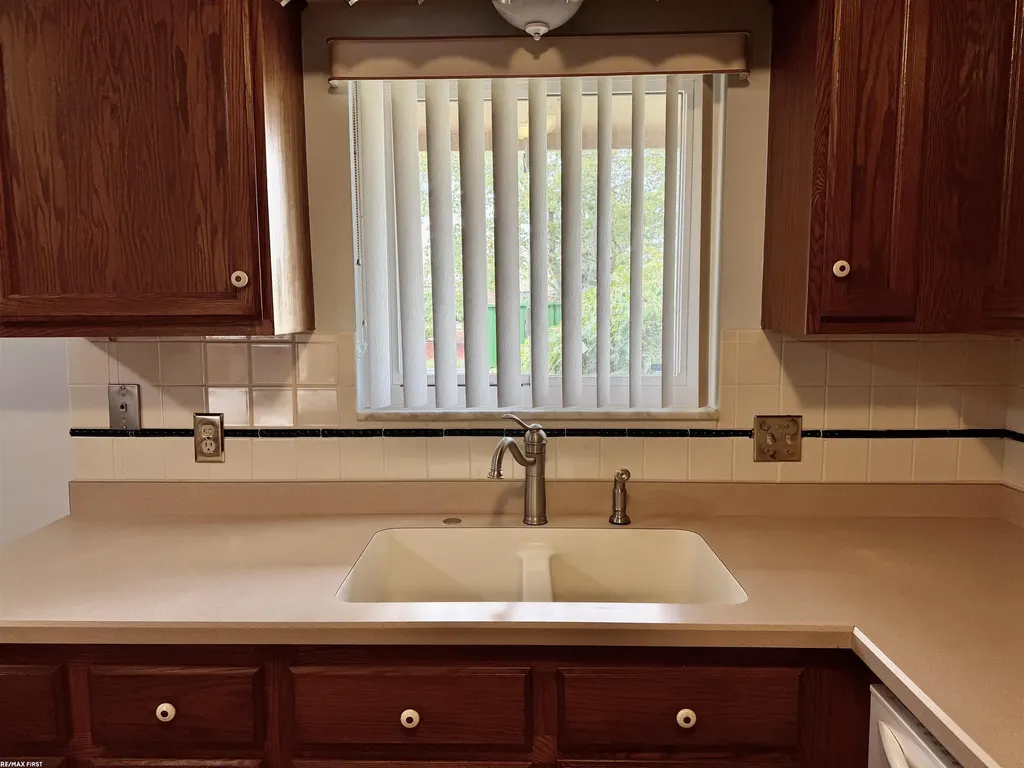 20344 Majestic Boulevard Clinton Charter Township MI 48036