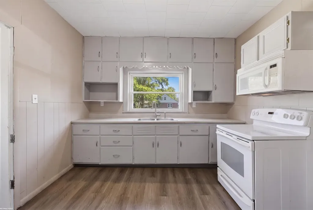 29 Pickford Road Kimball Township MI 48074