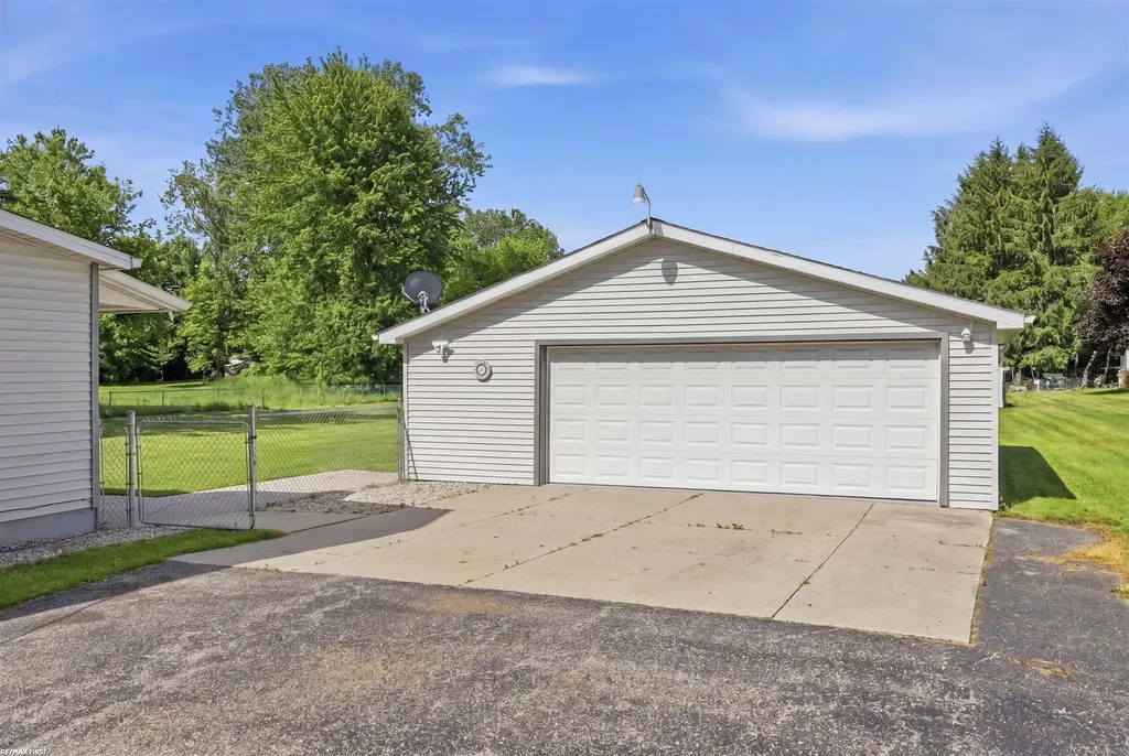 29 Pickford Road Kimball Township MI 48074