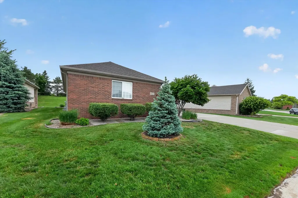 3629 New Boston Drive Sterling Heights City MI 48314