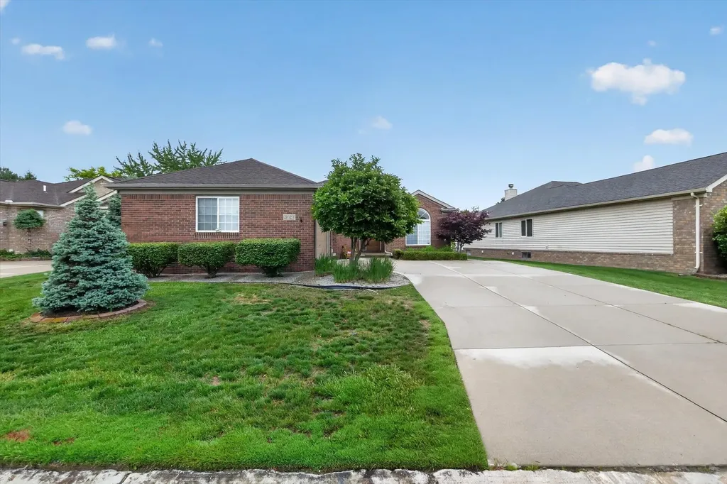 3629 New Boston Drive Sterling Heights City MI 48314