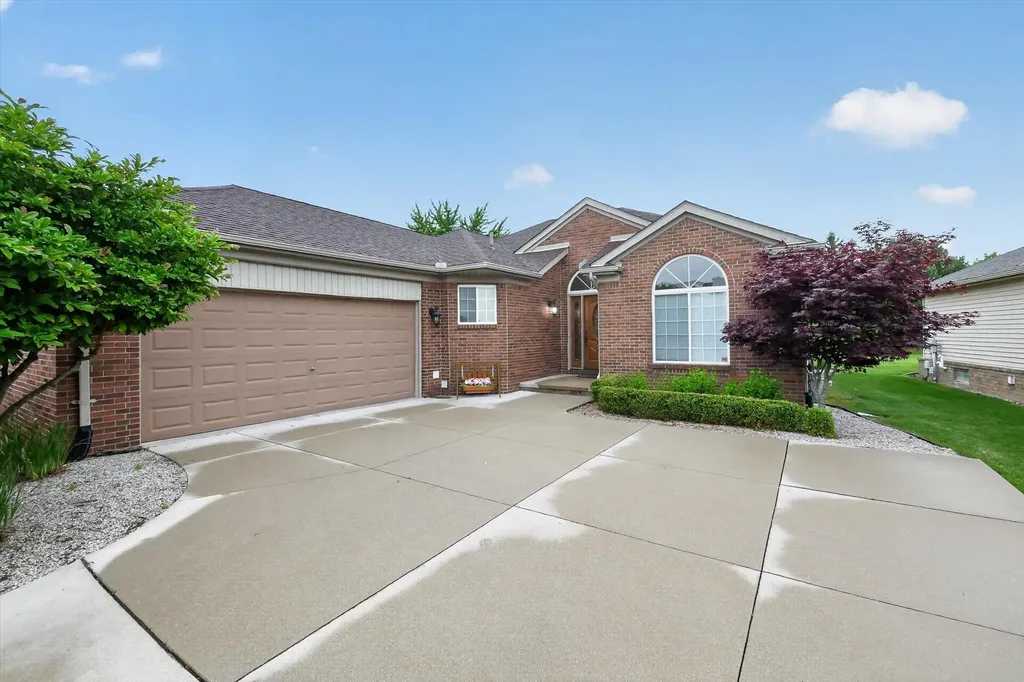3629 New Boston Drive Sterling Heights City MI 48314