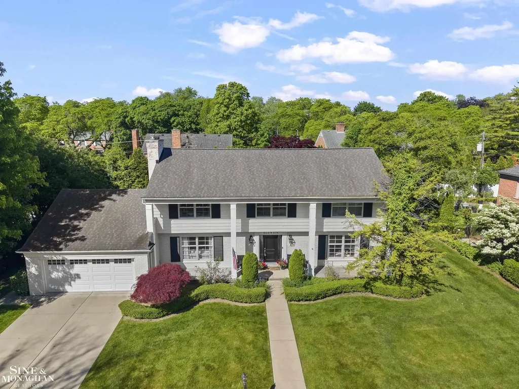 11 Wellington Place Grosse Pointe City MI 48230
