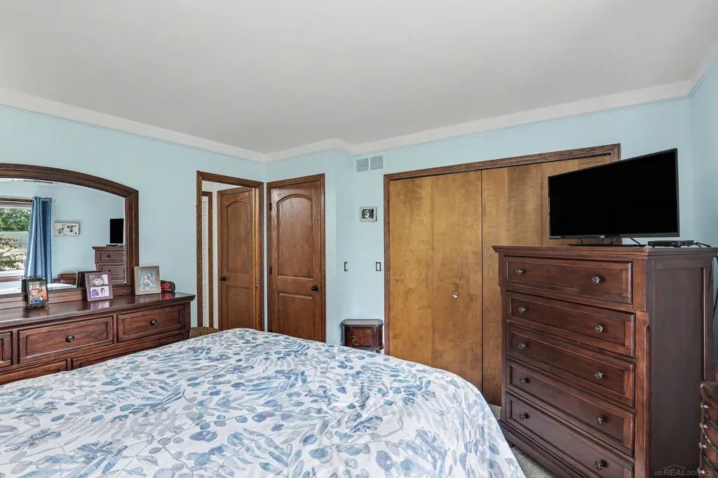 302 Westwinds Drive Almont Village MI 48003