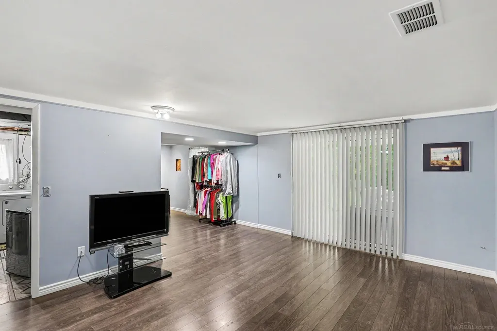 302 Westwinds Drive Almont Village MI 48003