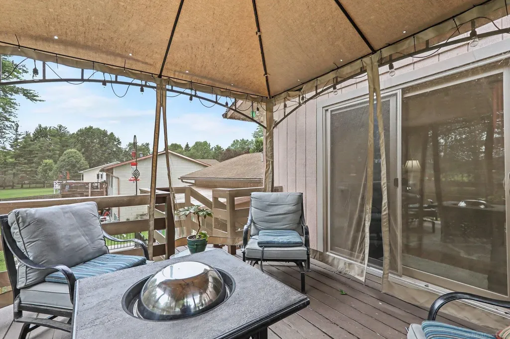 302 Westwinds Drive Almont Village MI 48003