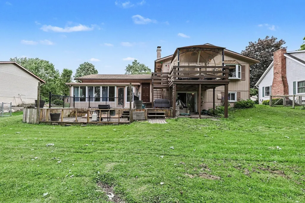 302 Westwinds Drive Almont Village MI 48003