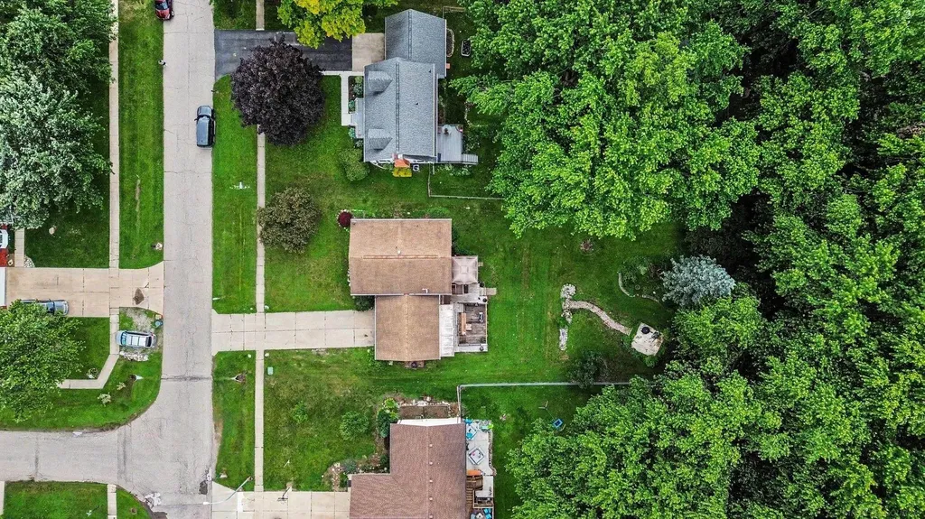 302 Westwinds Drive Almont Village MI 48003