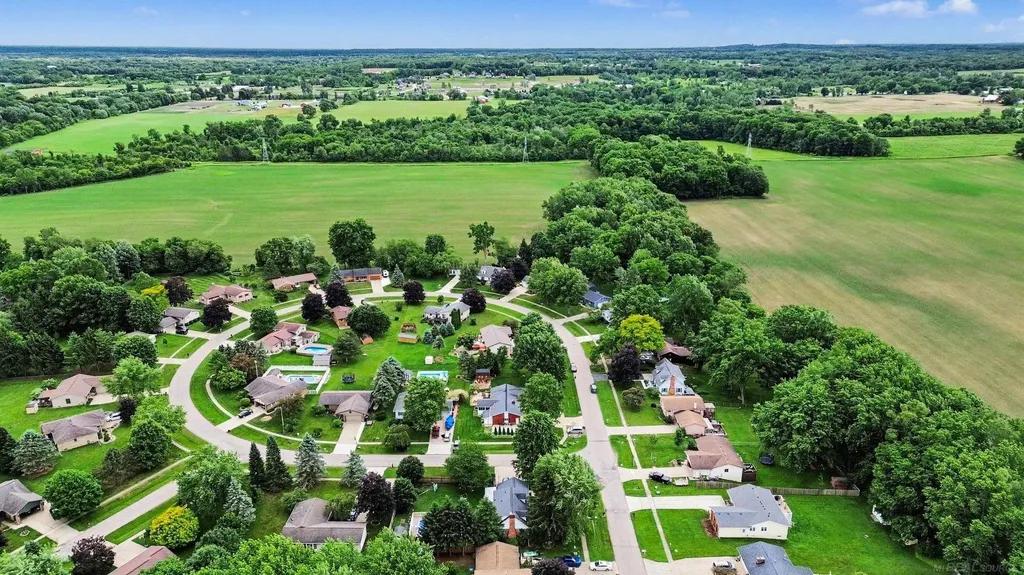 302 Westwinds Drive Almont Village MI 48003