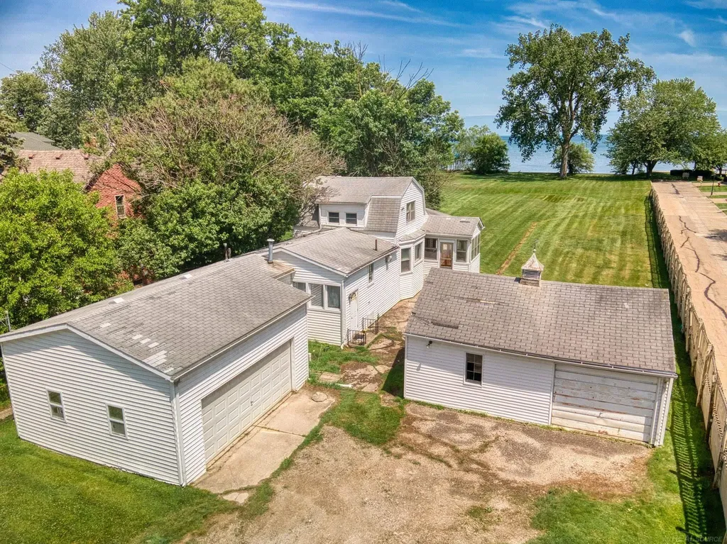 26800 Koerber Street St. Clair Shores City MI 48081