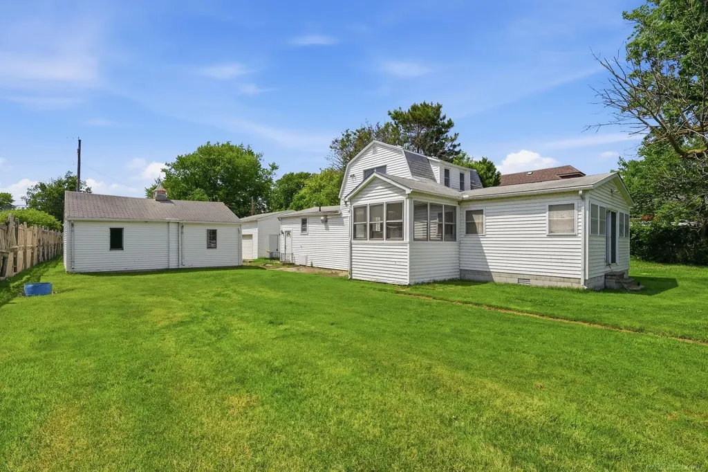 26800 Koerber Street St. Clair Shores City MI 48081
