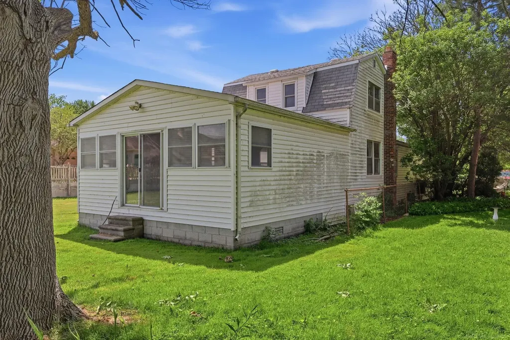 26800 Koerber Street St. Clair Shores City MI 48081