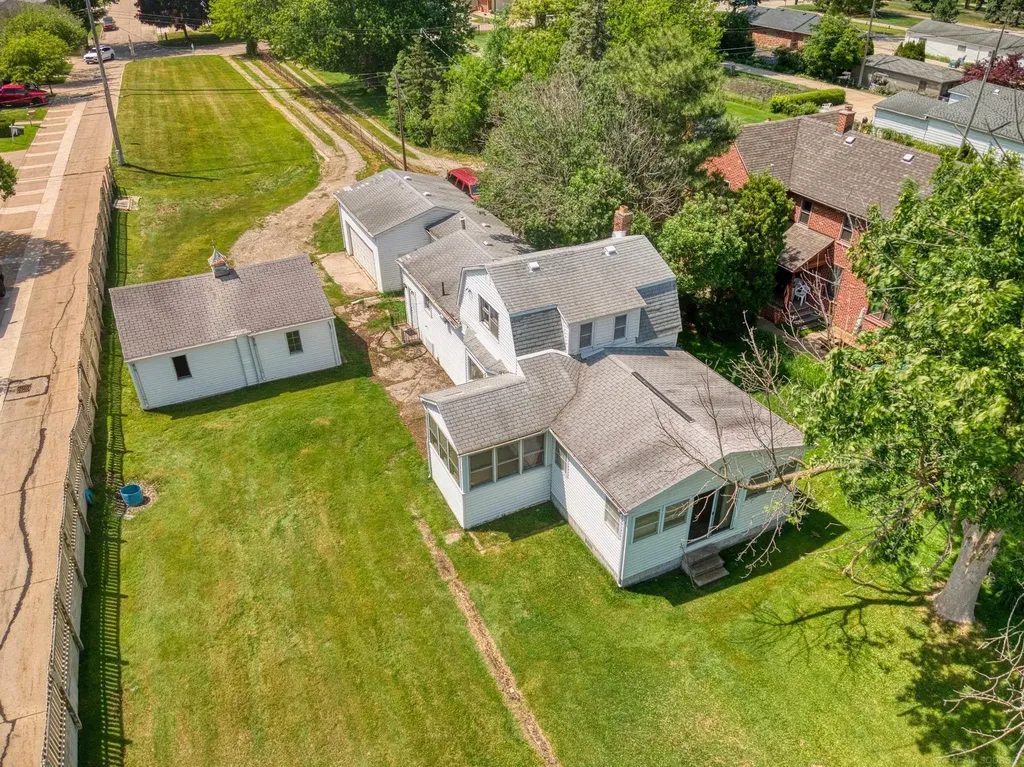 26800 Koerber Street St. Clair Shores City MI 48081