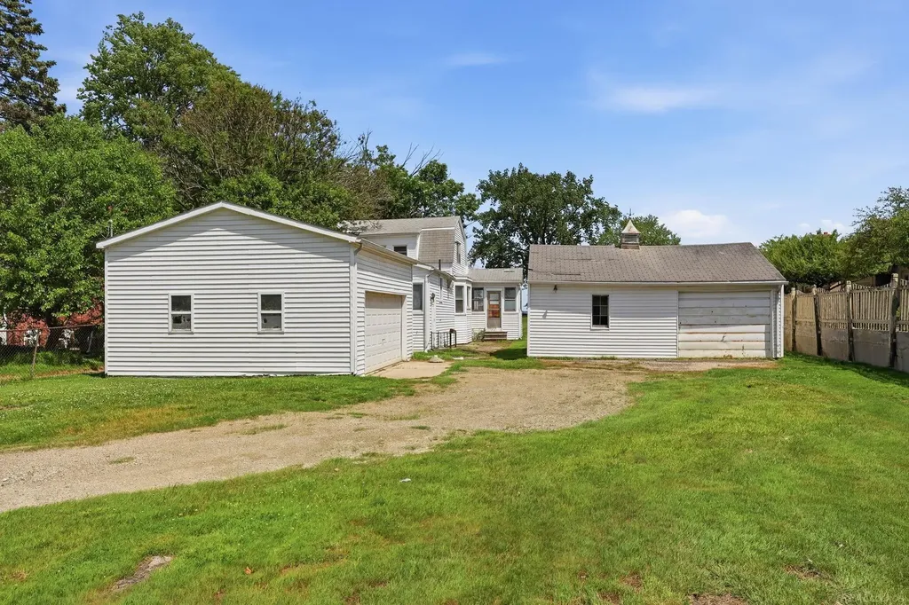 26800 Koerber Street St. Clair Shores City MI 48081