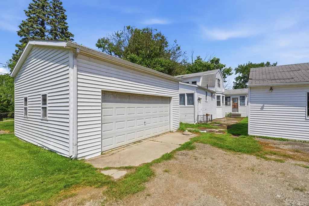 26800 Koerber Street St. Clair Shores City MI 48081