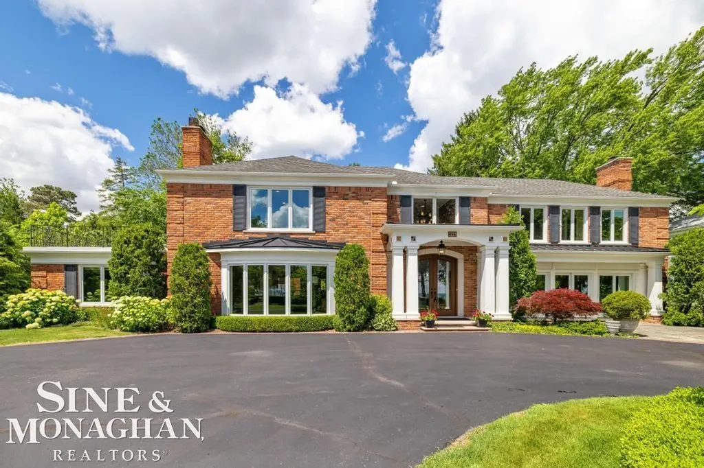 529 Lake Shore Road Village Of Grosse Pointe Shores City MI 48236