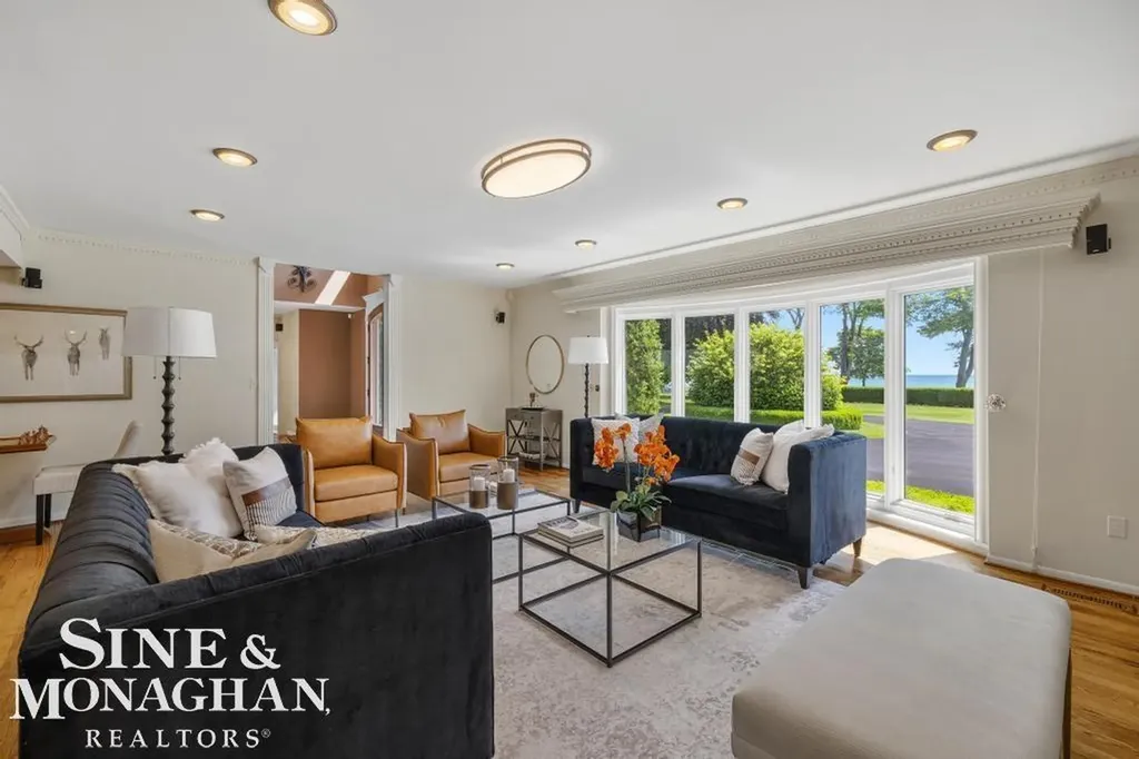529 Lake Shore Road Village Of Grosse Pointe Shores City MI 48236