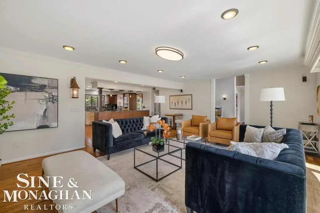 529 Lake Shore Road Village Of Grosse Pointe Shores City MI 48236