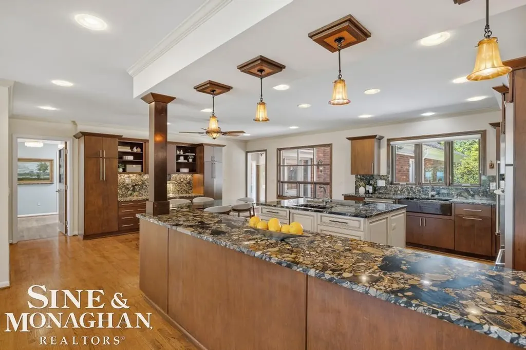 529 Lake Shore Road Village Of Grosse Pointe Shores City MI 48236