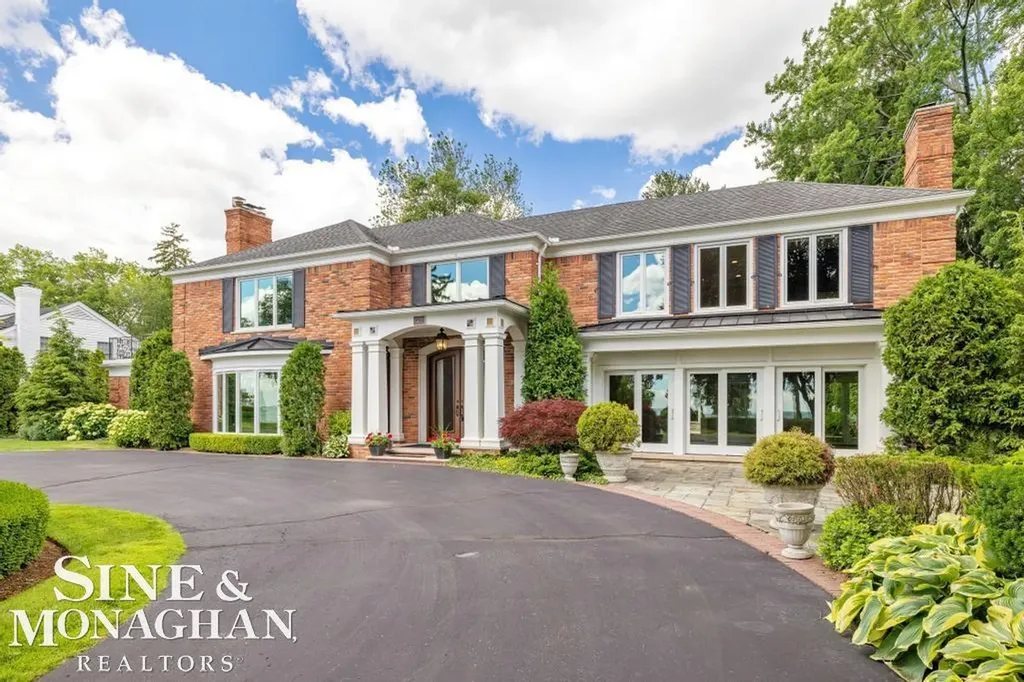 529 Lake Shore Road Village Of Grosse Pointe Shores City MI 48236