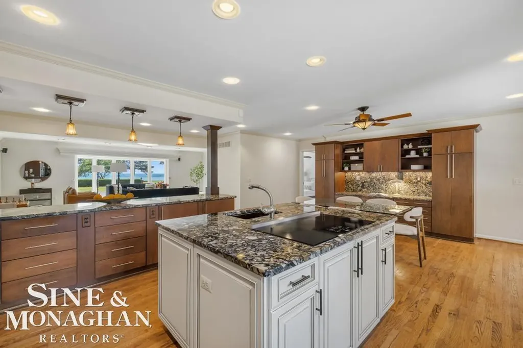 529 Lake Shore Road Village Of Grosse Pointe Shores City MI 48236