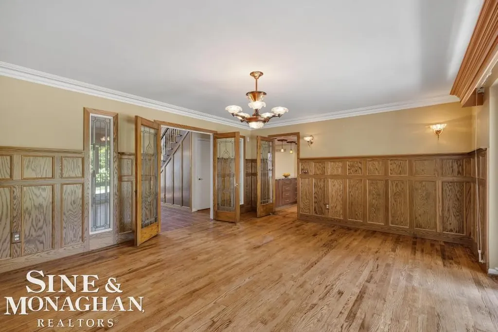 529 Lake Shore Road Village Of Grosse Pointe Shores City MI 48236