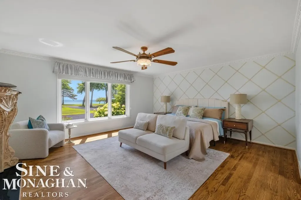 529 Lake Shore Road Village Of Grosse Pointe Shores City MI 48236