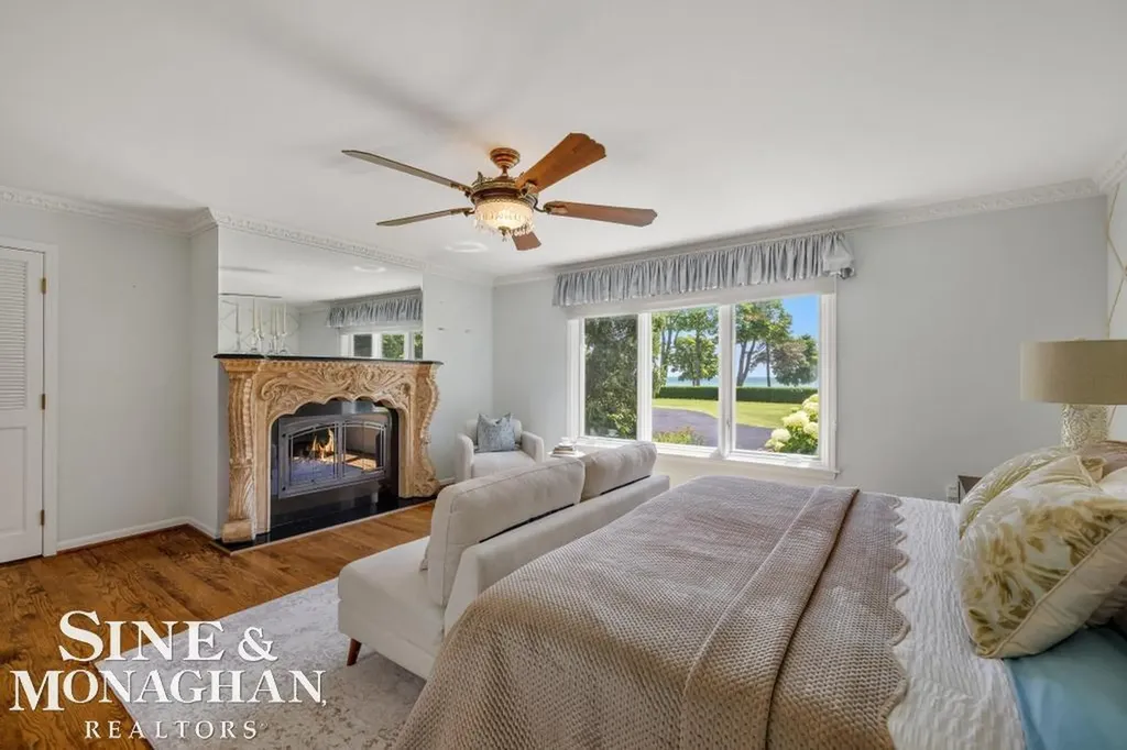 529 Lake Shore Road Village Of Grosse Pointe Shores City MI 48236