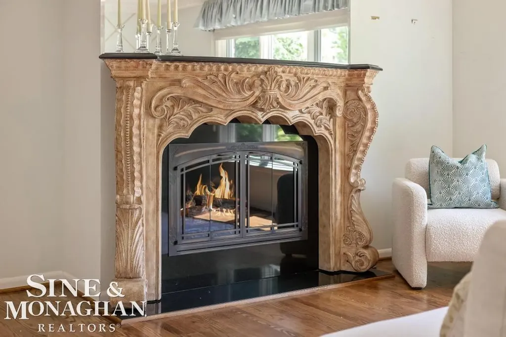 529 Lake Shore Road Village Of Grosse Pointe Shores City MI 48236