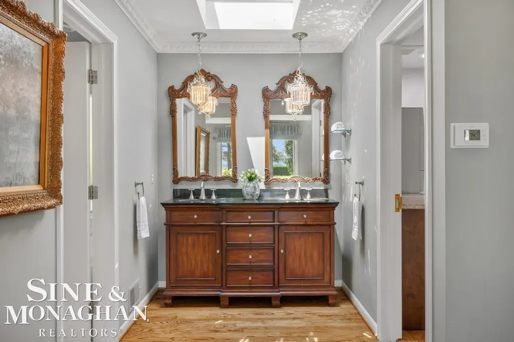 529 Lake Shore Road Village Of Grosse Pointe Shores City MI 48236