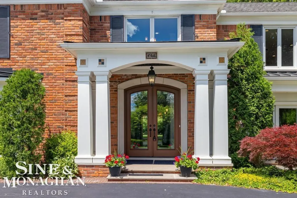 529 Lake Shore Road Village Of Grosse Pointe Shores City MI 48236