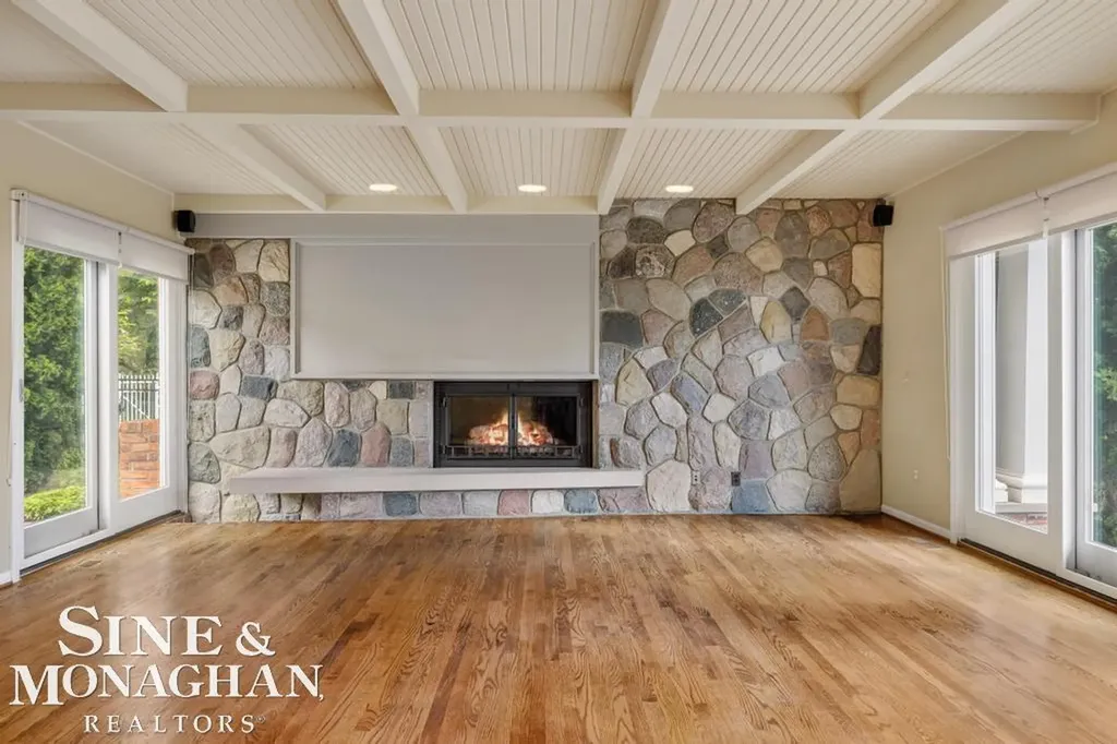 529 Lake Shore Road Village Of Grosse Pointe Shores City MI 48236