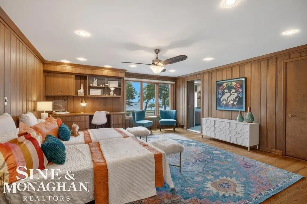529 Lake Shore Road Village Of Grosse Pointe Shores City MI 48236