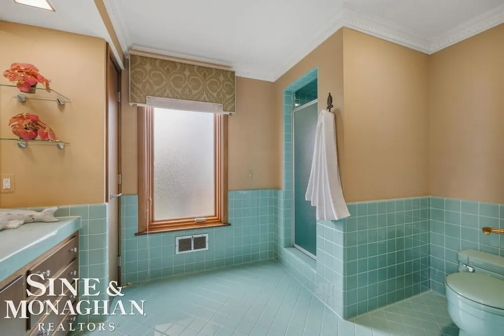 529 Lake Shore Road Village Of Grosse Pointe Shores City MI 48236