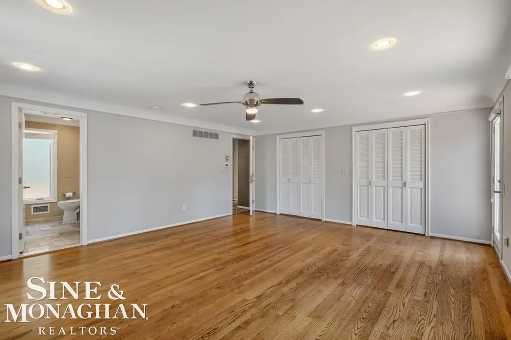 529 Lake Shore Road Village Of Grosse Pointe Shores City MI 48236