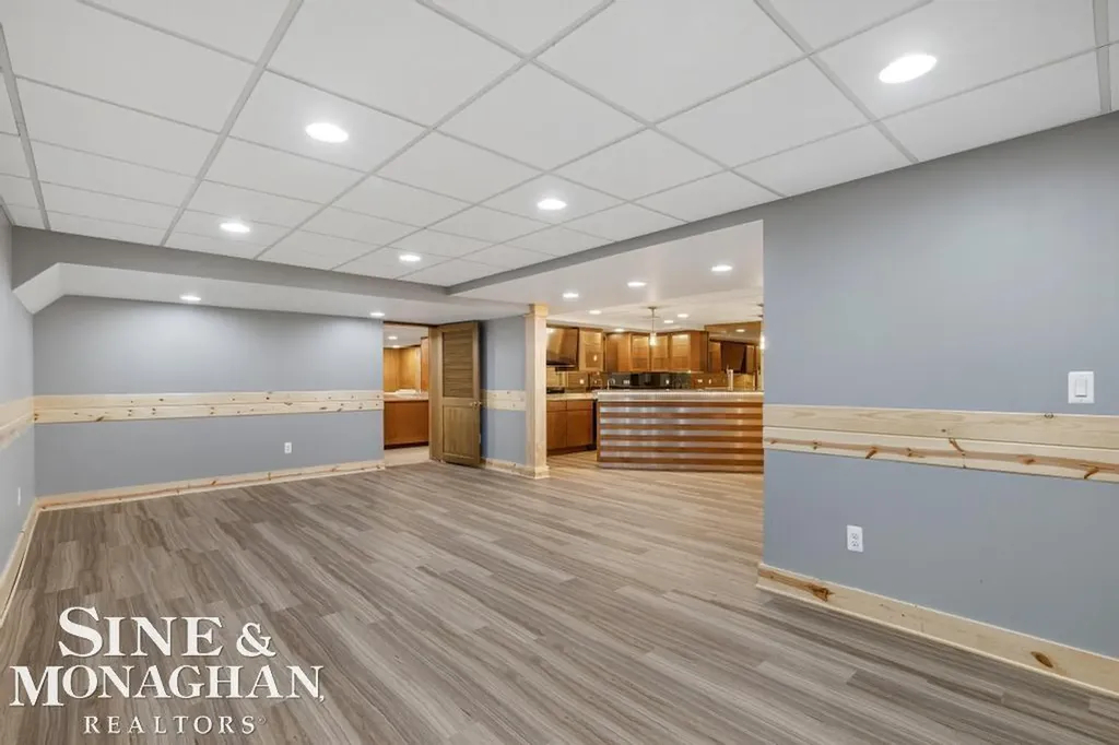 529 Lake Shore Road Village Of Grosse Pointe Shores City MI 48236