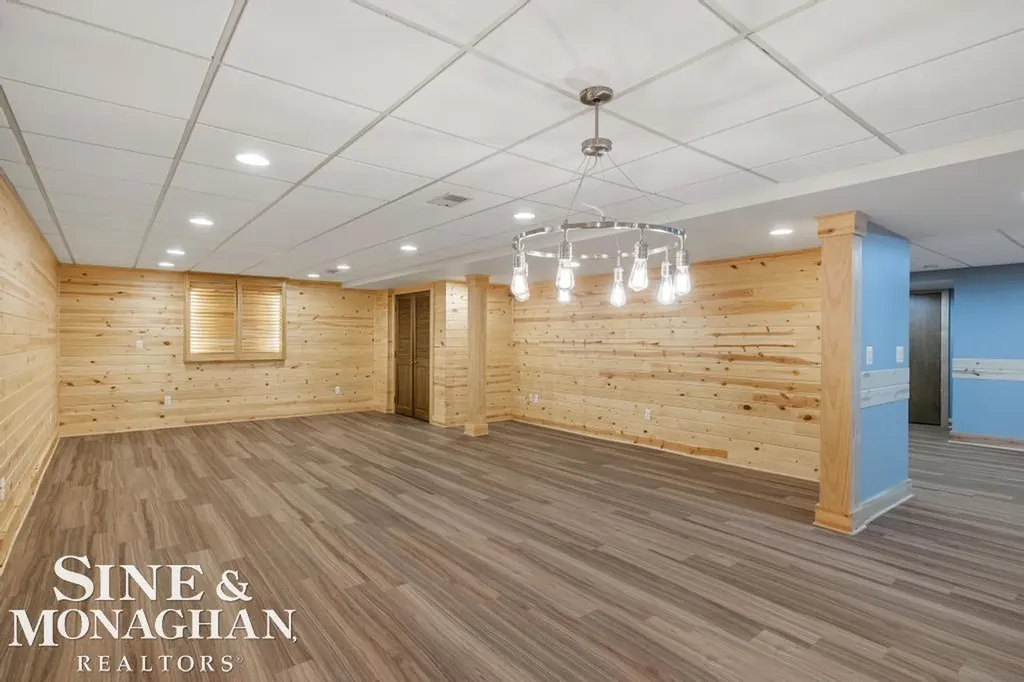529 Lake Shore Road Village Of Grosse Pointe Shores City MI 48236
