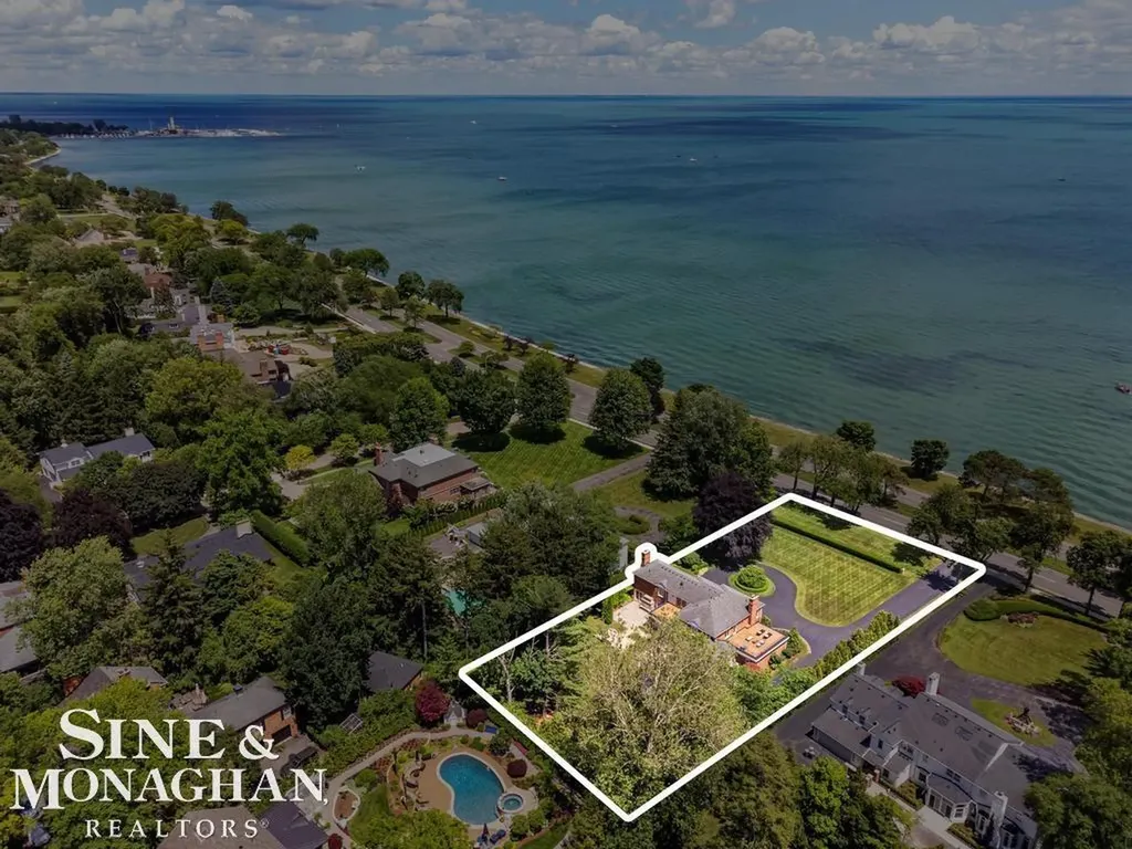 529 Lake Shore Road Village Of Grosse Pointe Shores City MI 48236