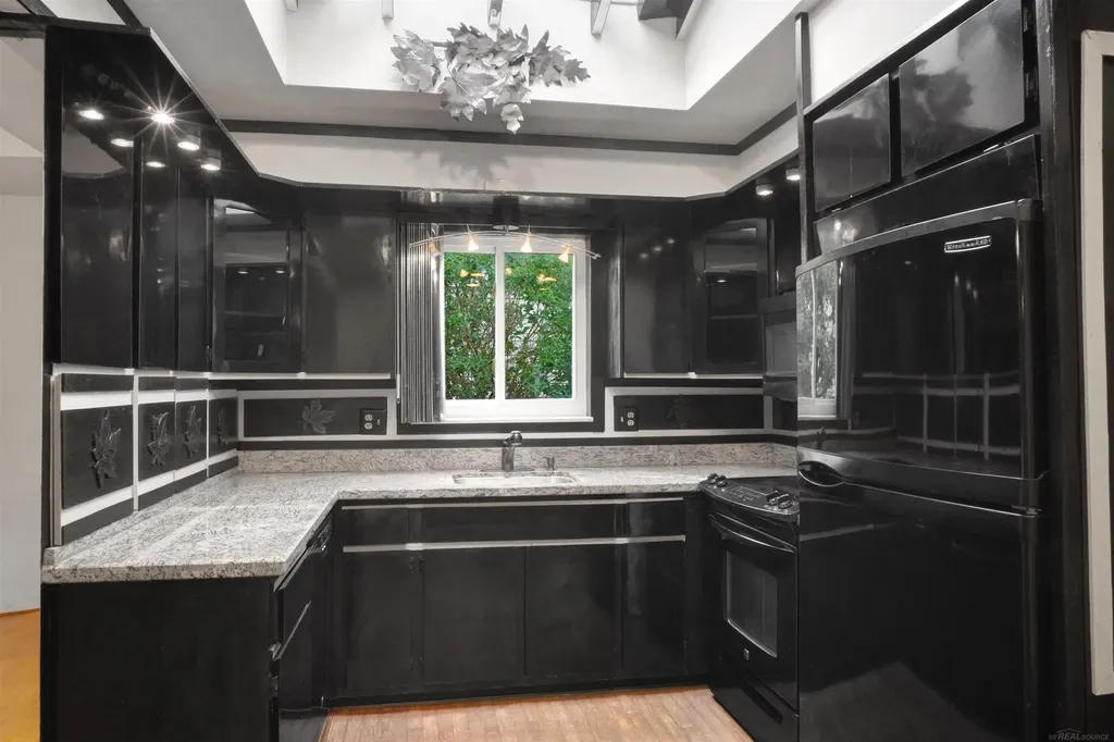 33726 Dyar Court Sterling Heights City MI 48310