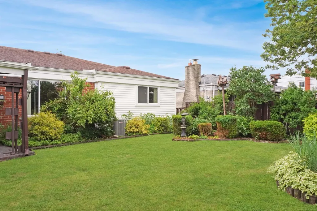 33726 Dyar Court Sterling Heights City MI 48310