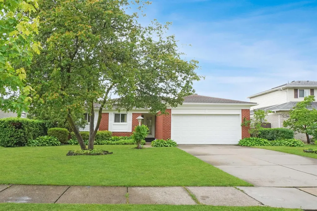 33726 Dyar Court Sterling Heights City MI 48310
