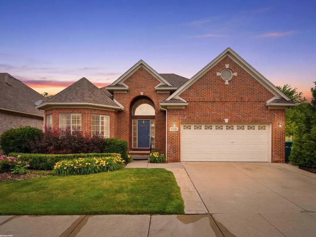 30161 Trailwood Drive Warren City MI 48092