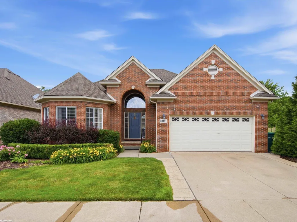 30161 Trailwood Drive Warren City MI 48092